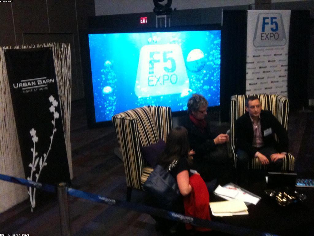 ជំនួយសម្រាប់ល្បែងអ៊ីនធឺណិត